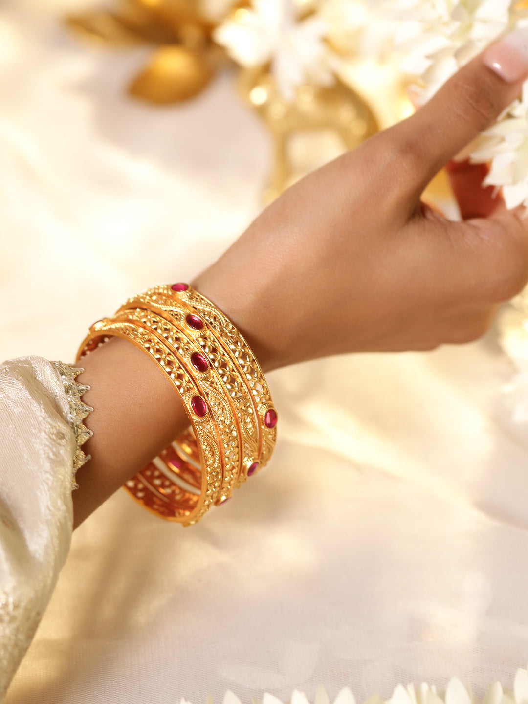 Emerald Green Floral Cluster Bangle