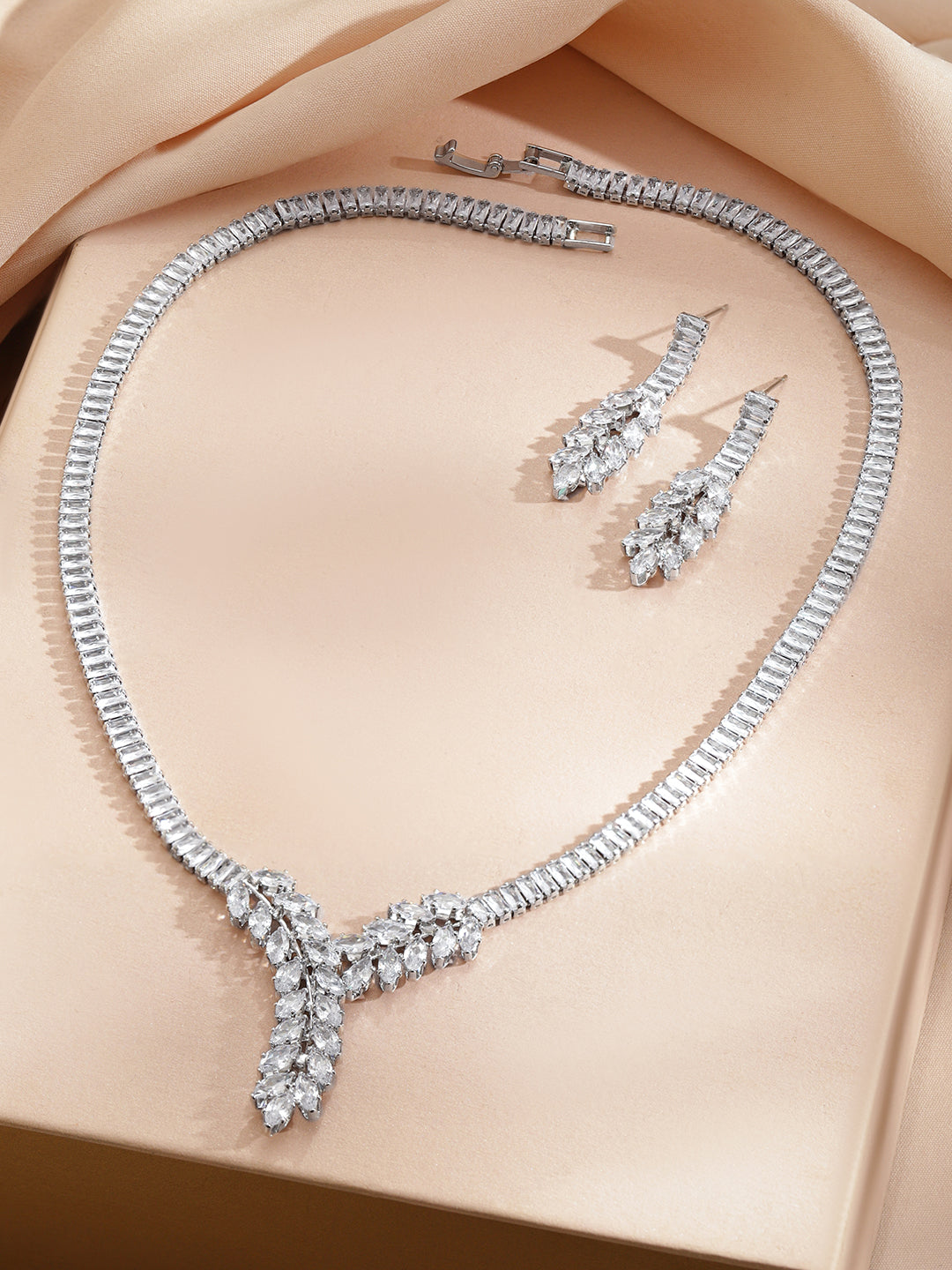 White Crystal Studded Necklace Set