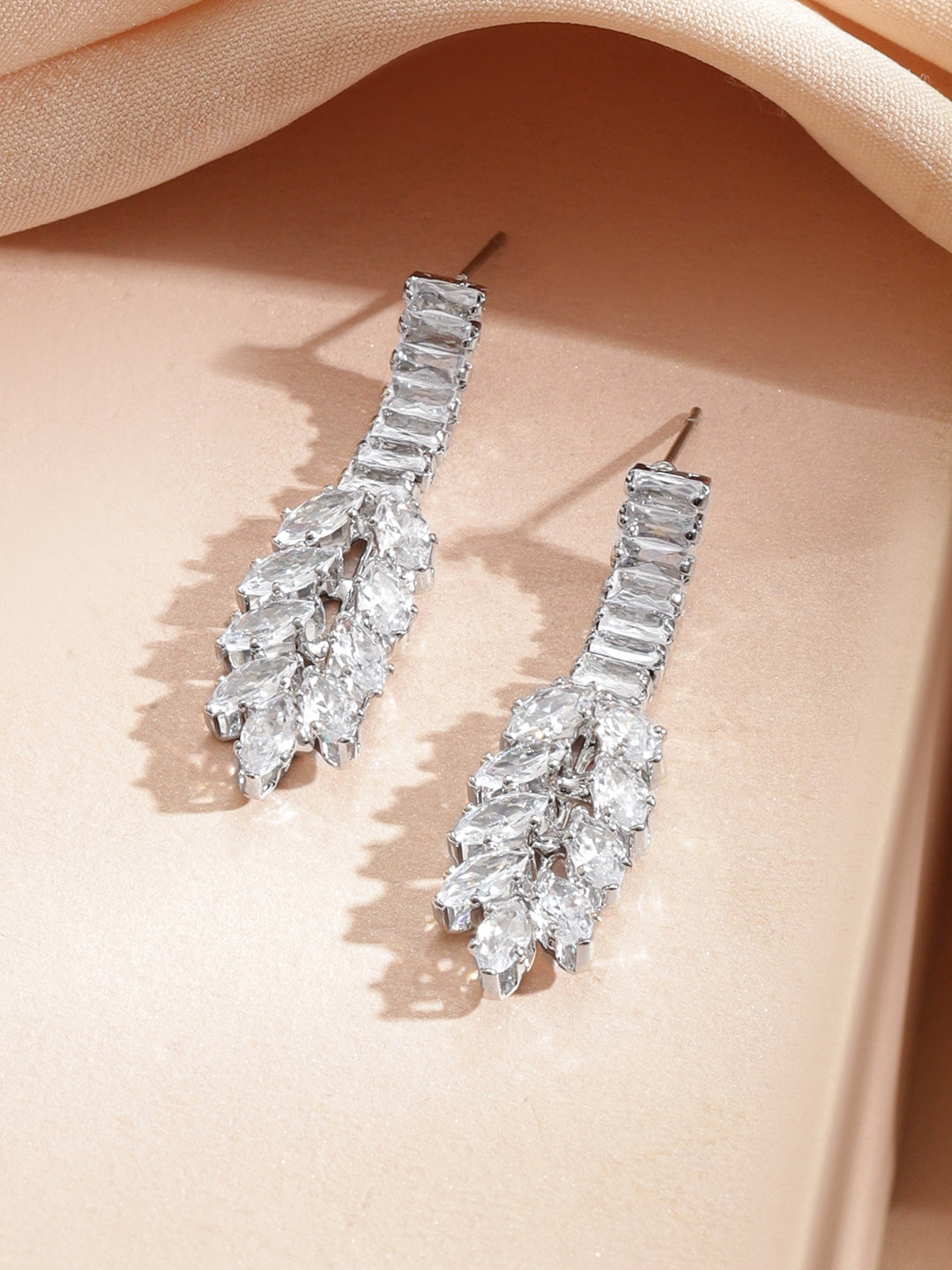 White Crystal Studded Necklace Set