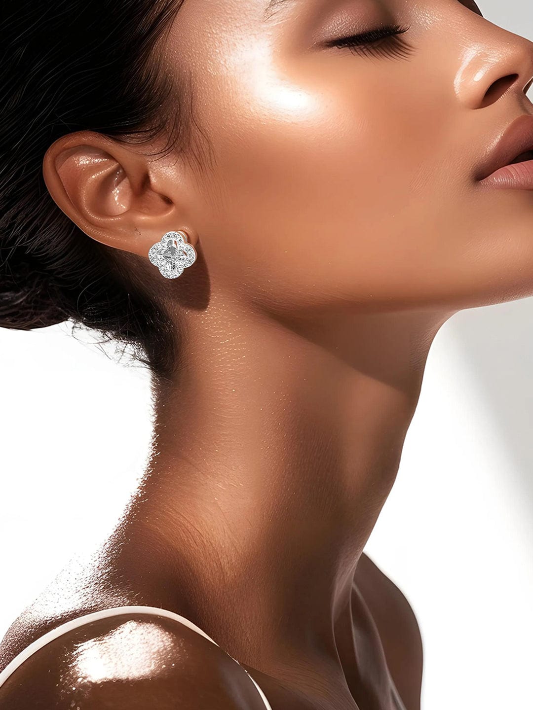 Clover Tales in Silver Light Studs