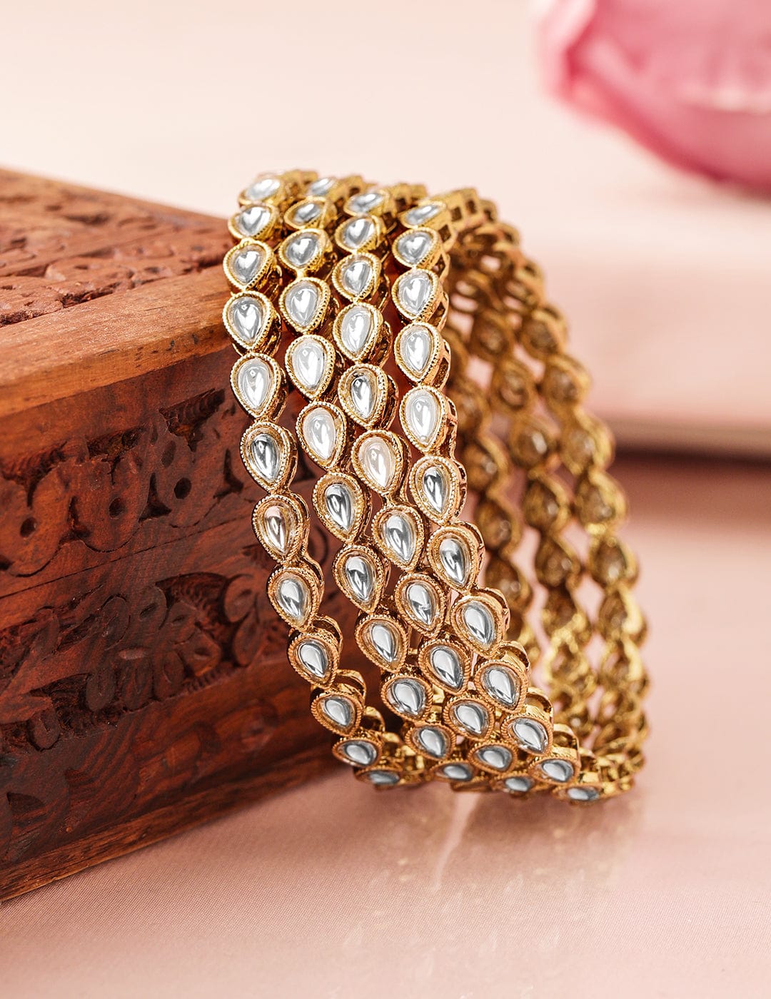 Eternal Royal Kundan Glow Bangles
