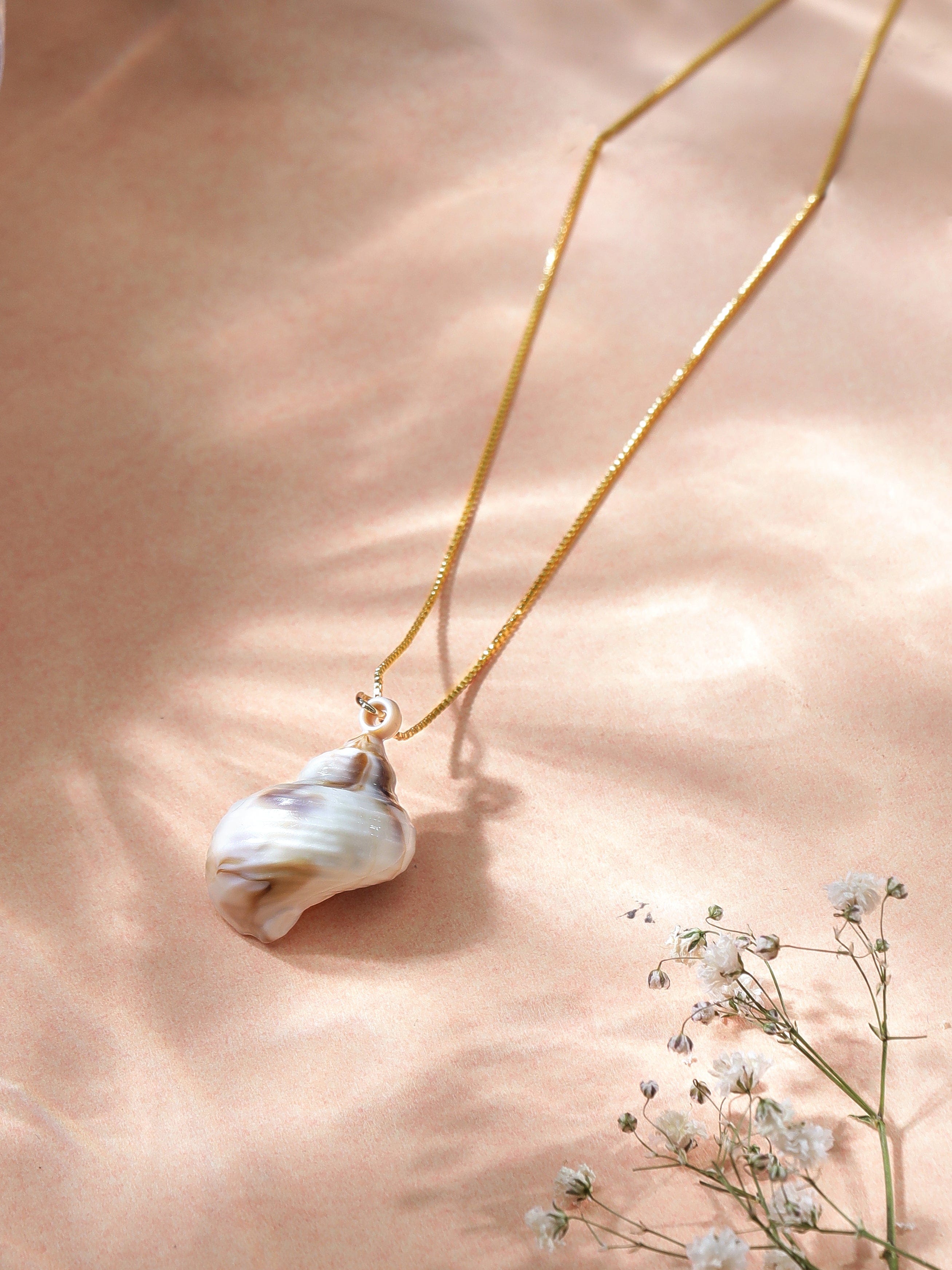 Rubans Voguish Gold-Plated Contemporary Chain Pendant With Chain