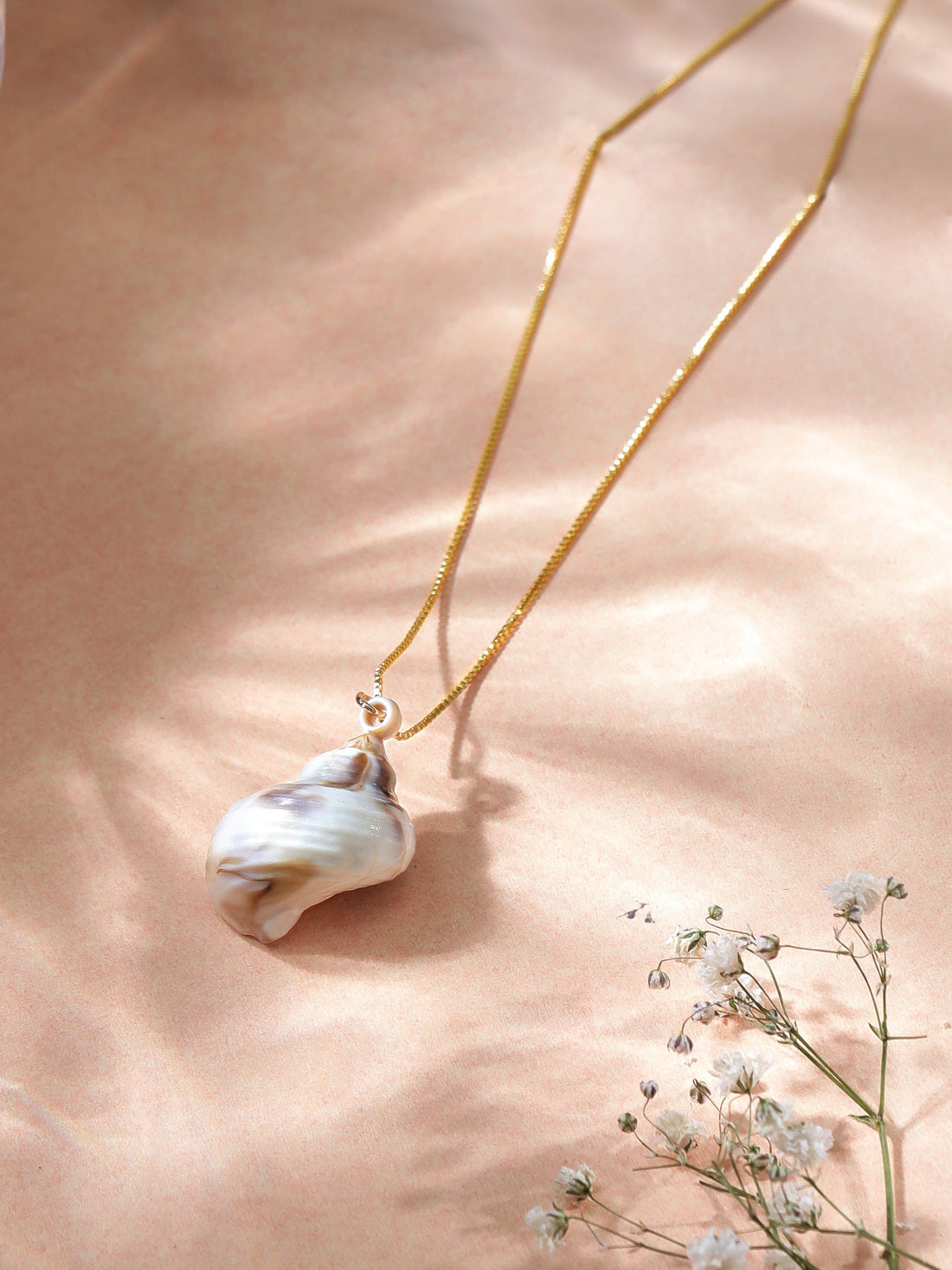 Rubans Voguish Gold-Plated Contemporary Chain Pendant With Chain